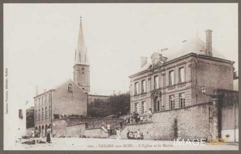 Église et mairie (Vrigne-aux-Boix)